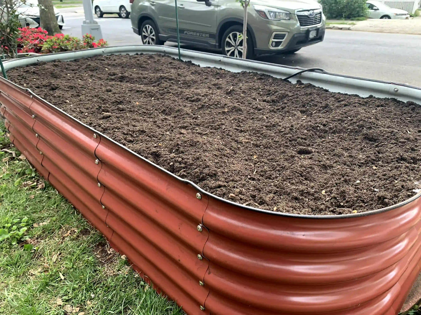 17" Tall, 12-in-1 Raised Garden Bed in Barn Red