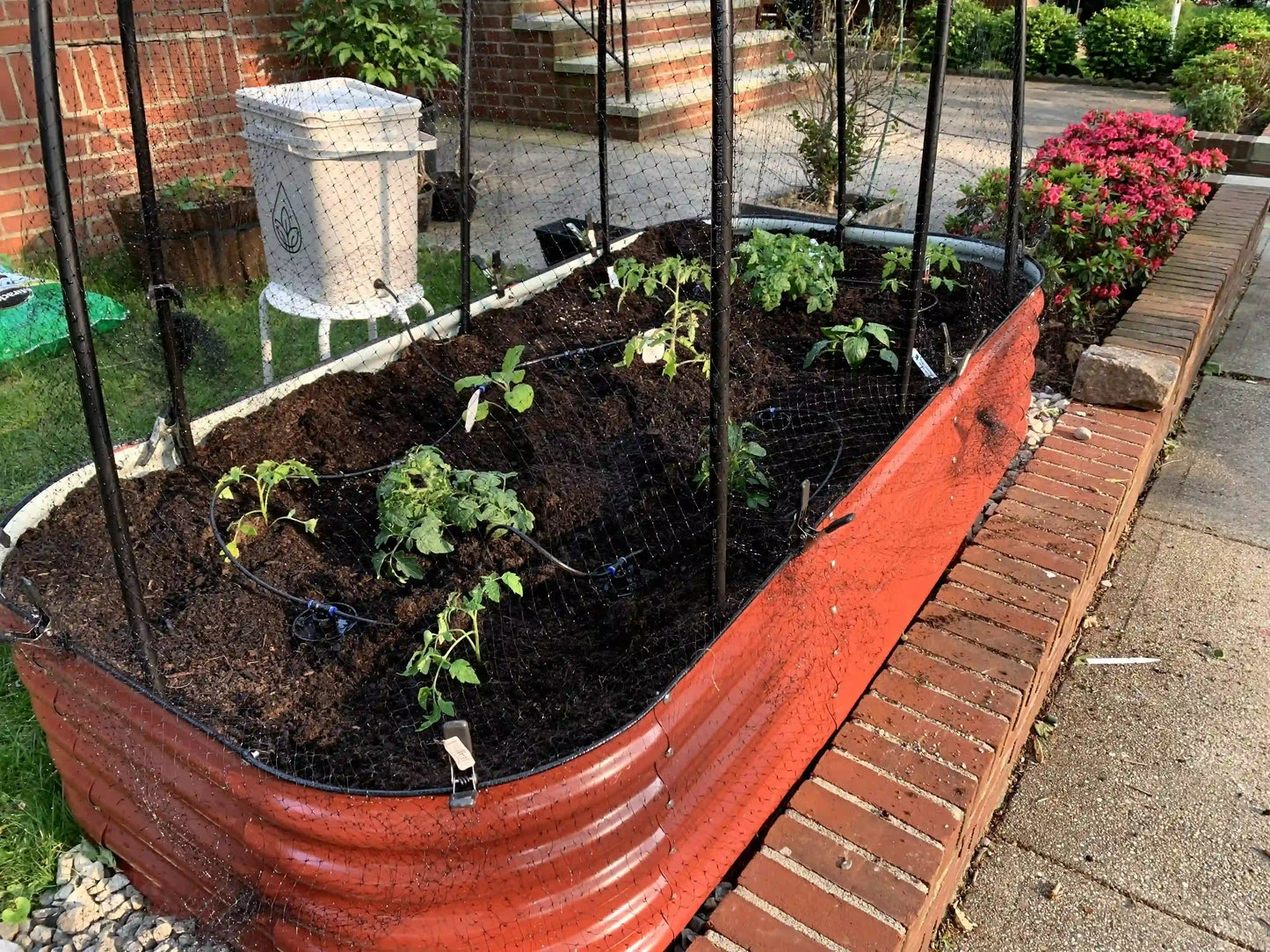 17" Tall, 12-in-1 Raised Garden Bed in Barn Red