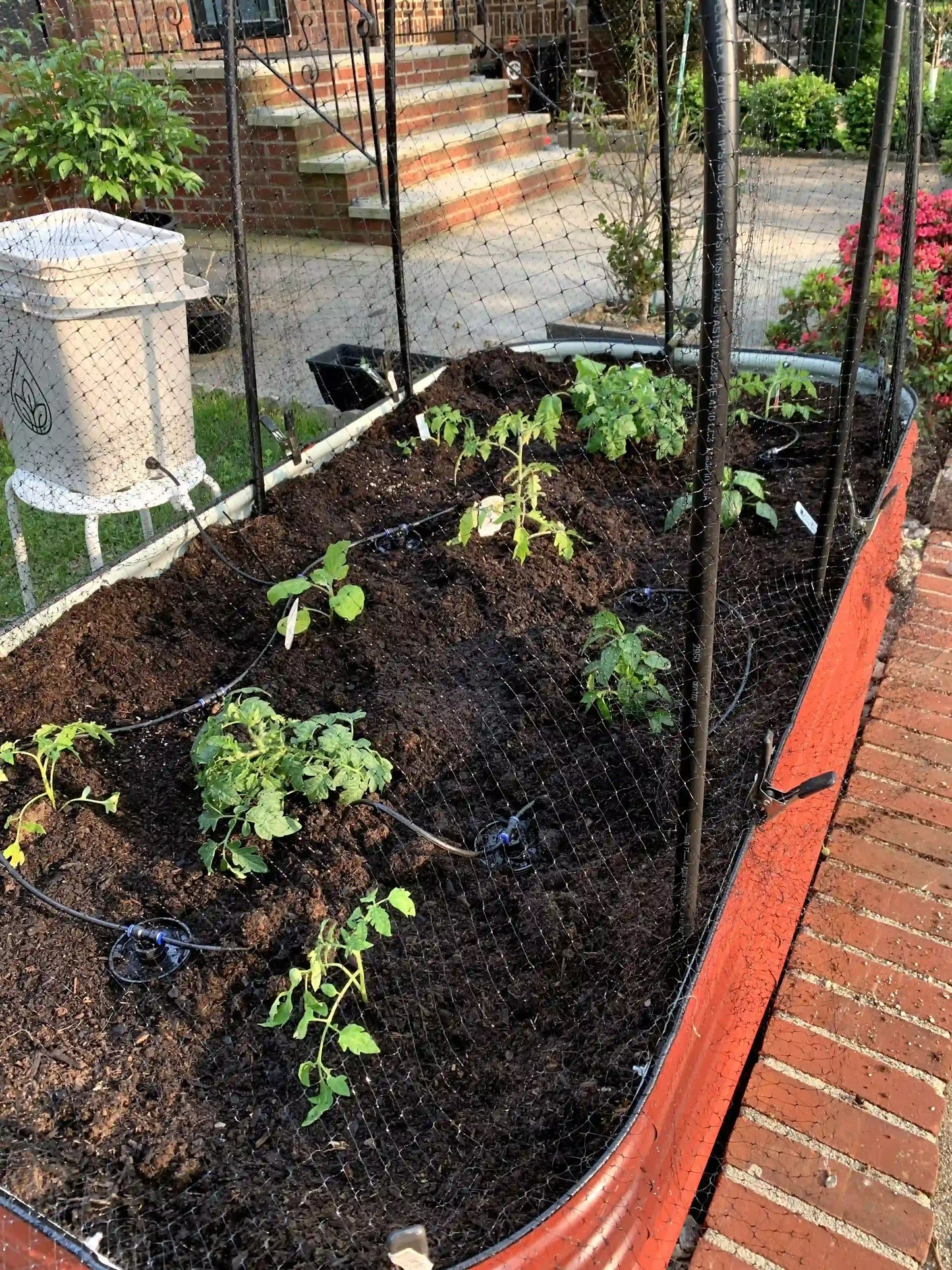 17" Tall, 12-in-1 Raised Garden Bed in Barn Red