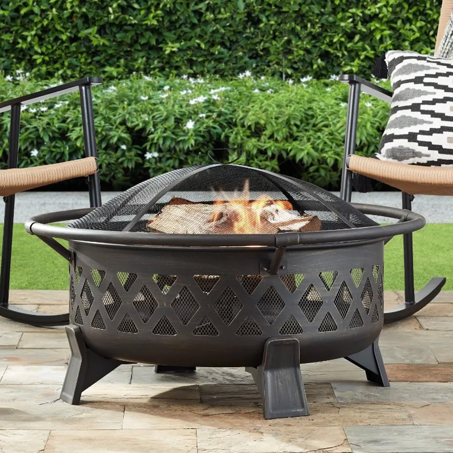 Four Seasons Courtyard 35 Inch Round Lattice Fire Pit w/Steel Legs & Safety Ring