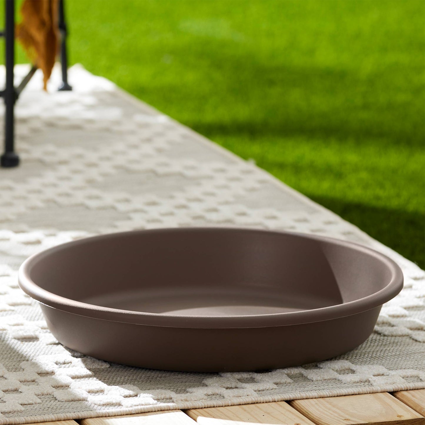 The HC Companies Classic 21" Deep Plastic Round Plant Pot Saucer, Brown (2 Pack)