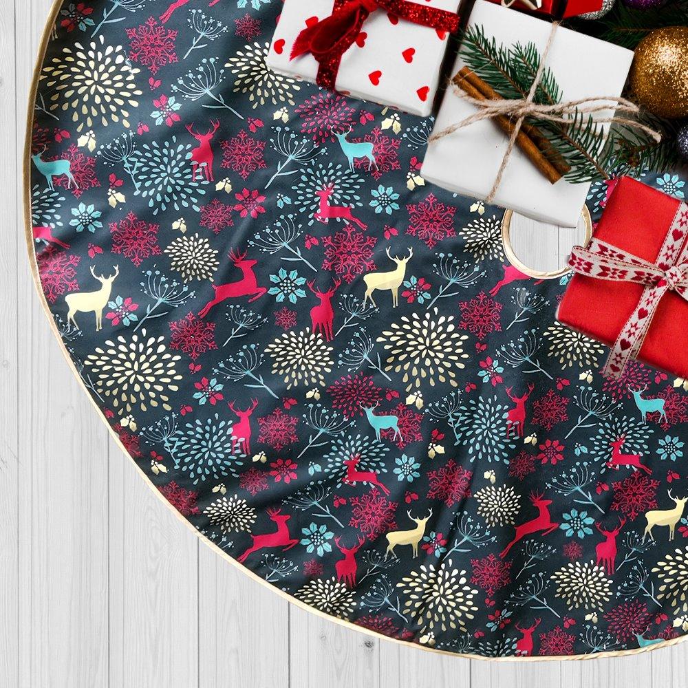 Gold and Red Deer Decoration Pattern Holiday Tree Skirt