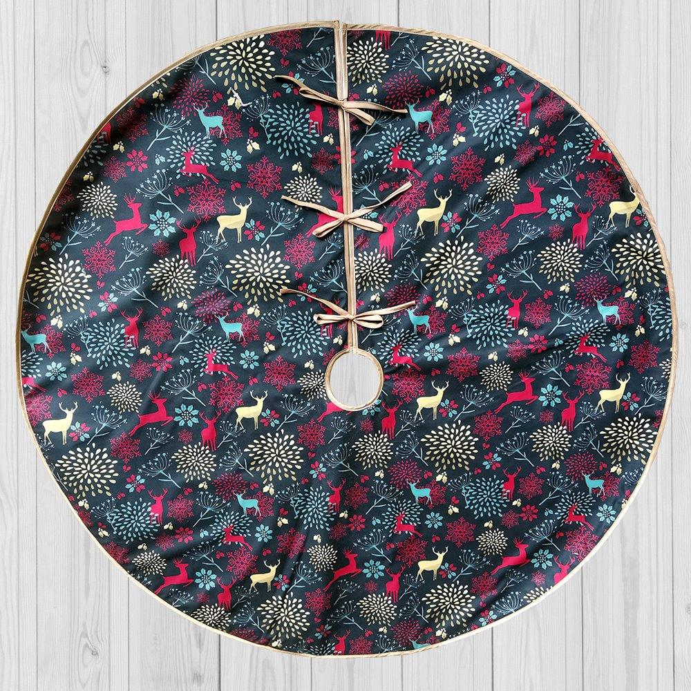 Gold and Red Deer Decoration Pattern Holiday Tree Skirt