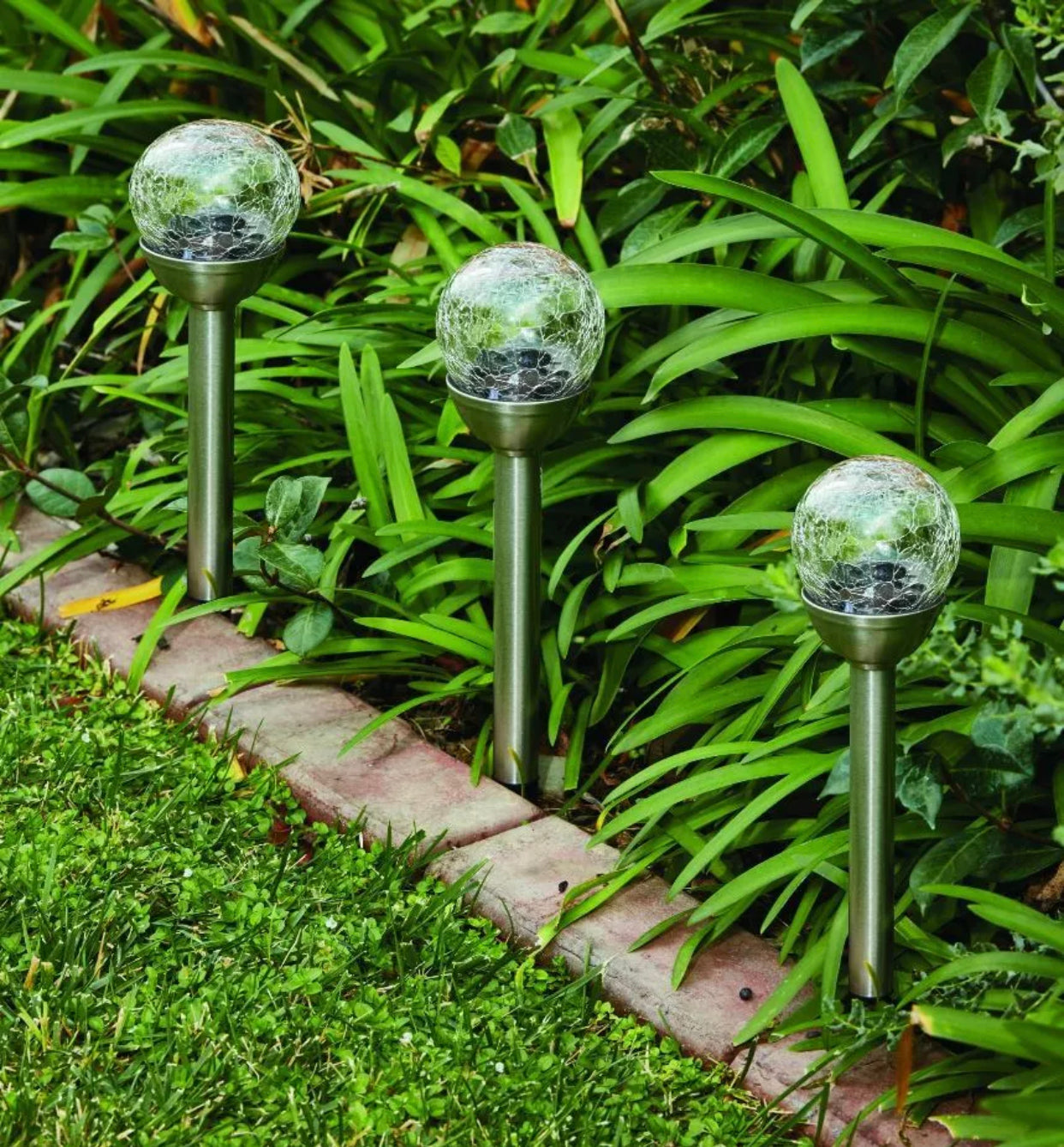 Berkley Jensen Steel Solar Crackle Glass Ball PathWay LED- 8 Pack