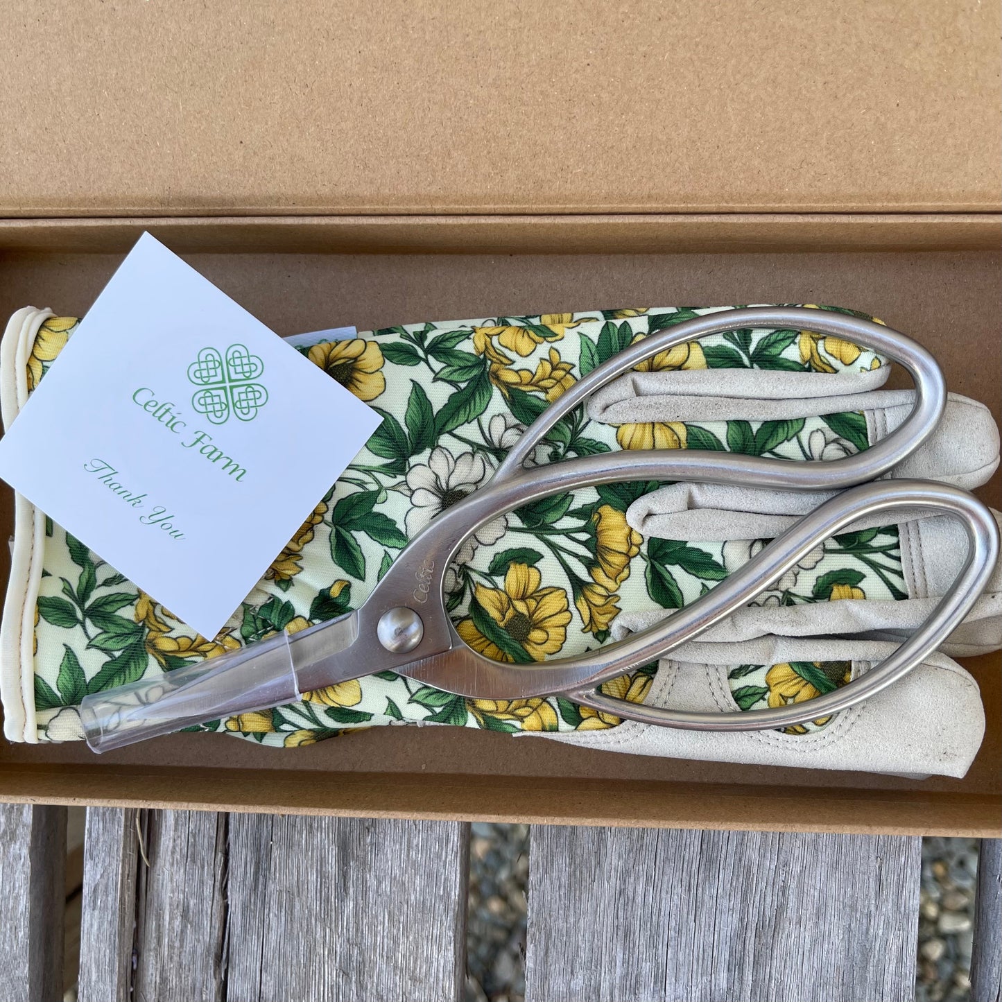 Garden Gift Box - Gloves and Snips