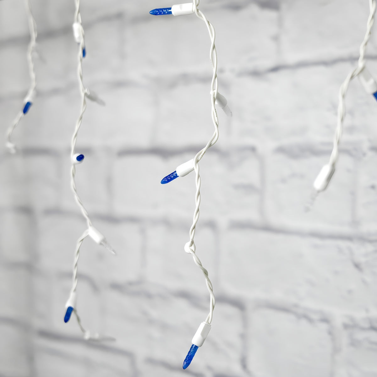 M5 Blue and Cool White LED Icicle Lights, 70 Bulbs, 7.5ft Long, White Wire