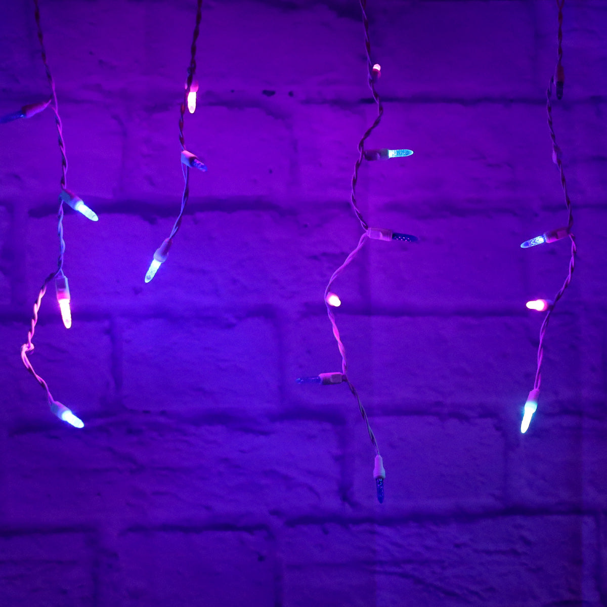 M5 LED Smooth Fade LED Icicle Lights, DreamSpark Stardust, 70 Bulbs, 7.5ft Long, White Wire