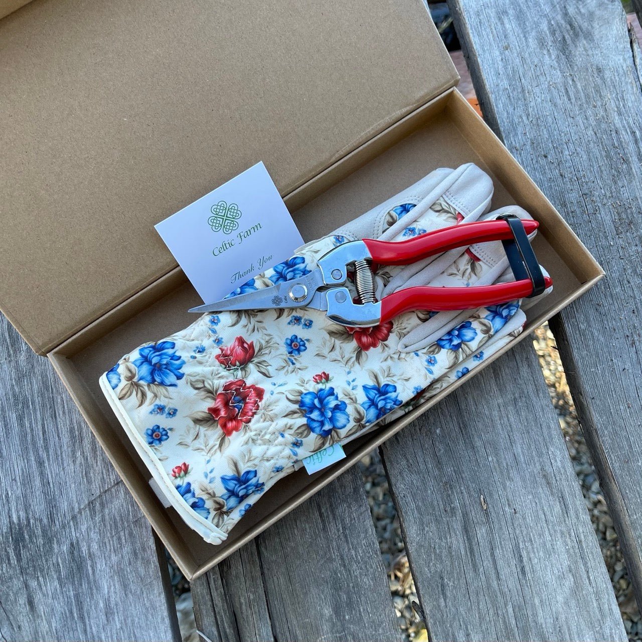 Garden Gift Box - Gloves and Needle Snips