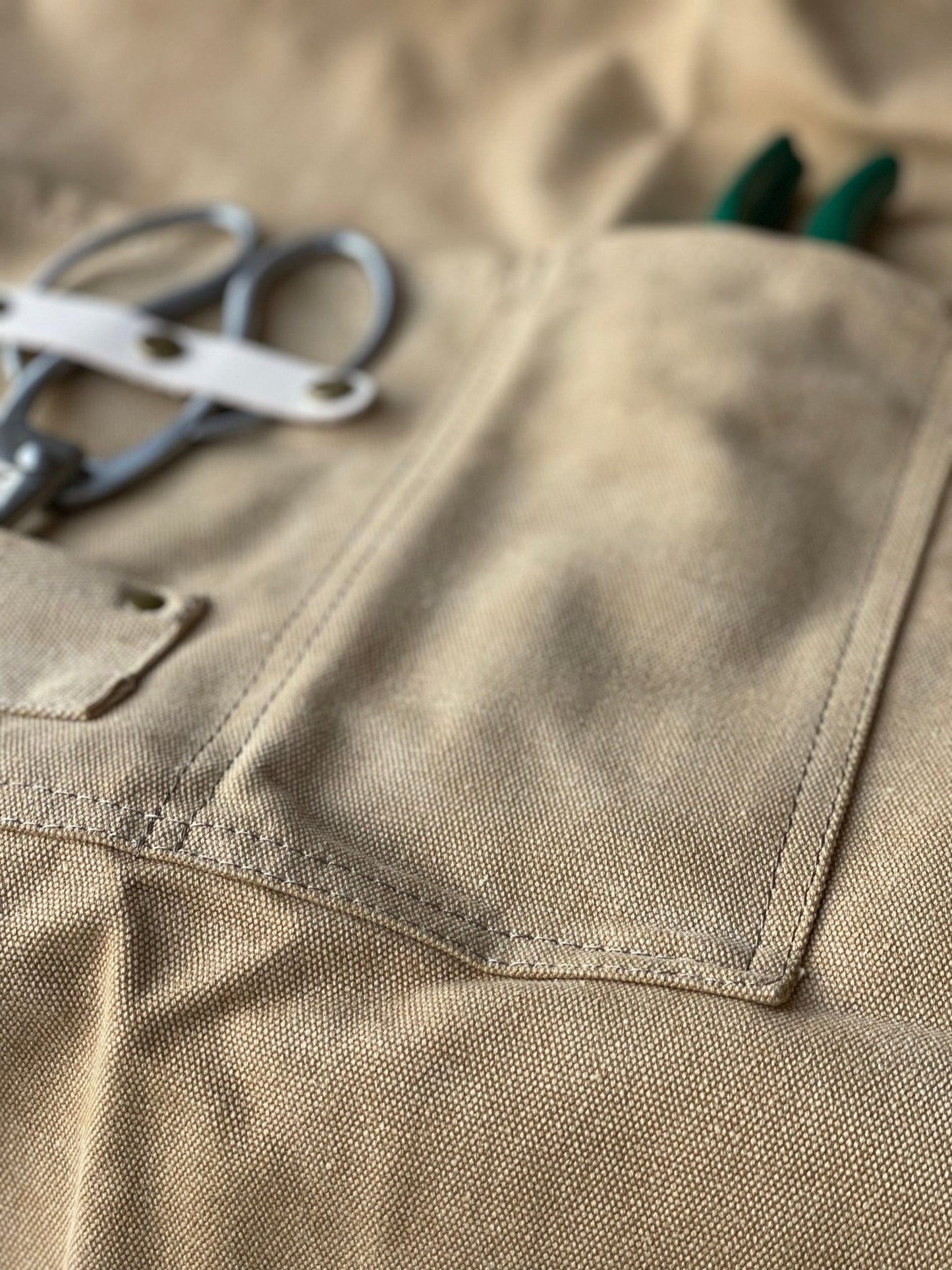 Gardening Apron - Waxed Canvas Apron with Pockets